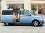 Toyota Sienta 2011 года